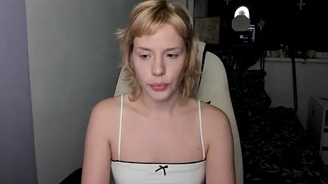 Snapshot of _CuteAsFuck_ chatting on October 5, 2025, 2:52 pm CuteAsFuck online show from October 5, 2025, 2:52 pm