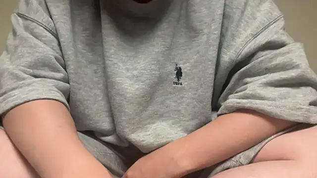 Snapshot of Yuta20002 chatting on October 20, 2025, 3:45 pm Yuta20002 online show from October 20, 2025, 3:45 pm