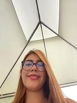 sara calderon online show from February 12, 2026, 1:33 pm