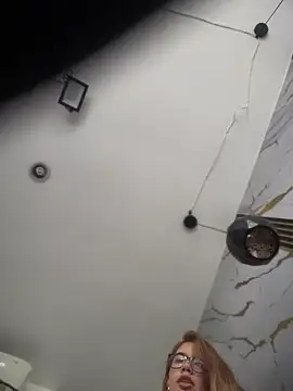 Snapshot of sara_calderon chatting on November 22, 2025, 1:32 pm sara calderon online show from November 22, 2025, 1:32 pm