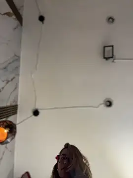 Snapshot of sara_calderon chatting on December 3, 2025, 2:16 pm sara calderon online show from December 3, 2025, 2:16 pm