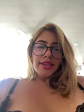 Snapshot of sara_calderon chatting on October 11, 2025, 1:23 pm sara calderon online show from October 11, 2025, 1:23 pm