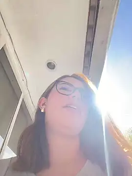 Snapshot of sara_calderon chatting on November 23, 2025, 1:32 pm sara calderon online show from November 23, 2025, 1:32 pm