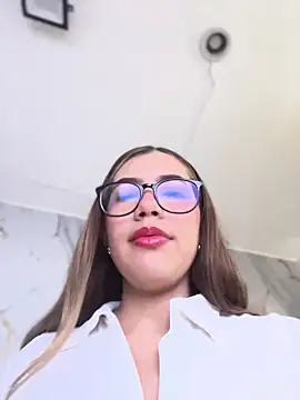 Snapshot of sara_calderon chatting on October 25, 2025, 1:23 pm sara calderon online show from October 25, 2025, 1:23 pm