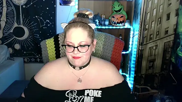 Kinky Witch online show from May 1, 2026, 1:32 am