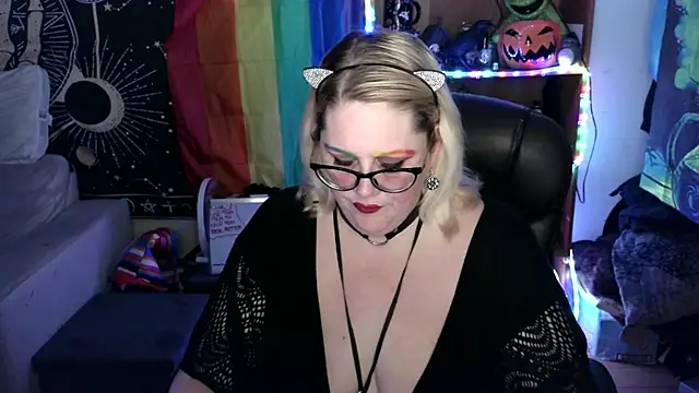 Snapshot of Kinky_Witch chatting on June 19, 2026, 6:03 pm Kinky Witch online show from June 19, 2026, 6:03 pm