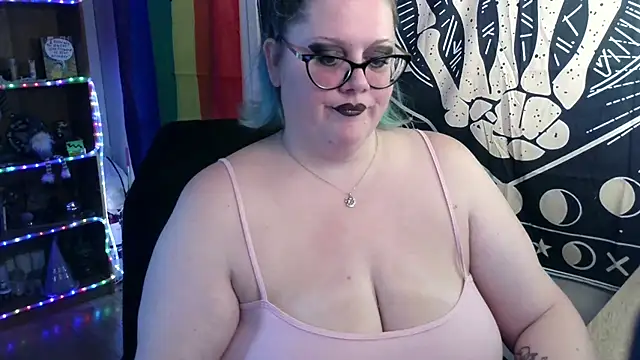 Snapshot of Kinky_Witch chatting on December 22, 2025, 6:08 pm Kinky Witch online show from December 22, 2025, 6:08 pm