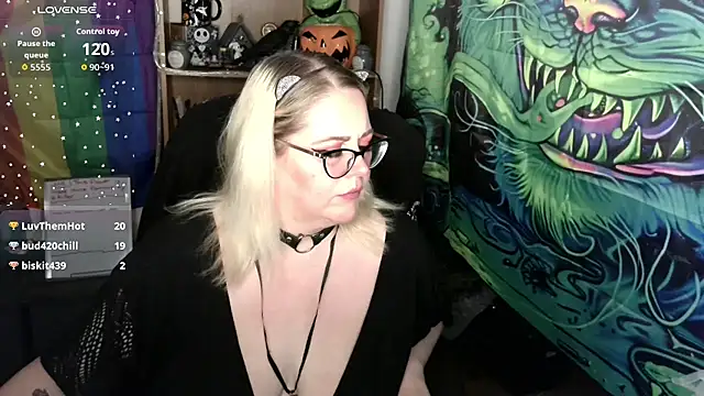 Snapshot of Kinky_Witch chatting on July 28, 2026, 4:39 pm Kinky Witch online show from July 28, 2026, 4:39 pm
