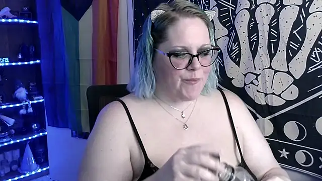 Snapshot of Kinky_Witch chatting on January 7, 2026, 6:46 pm Kinky Witch online show from January 7, 2026, 6:46 pm