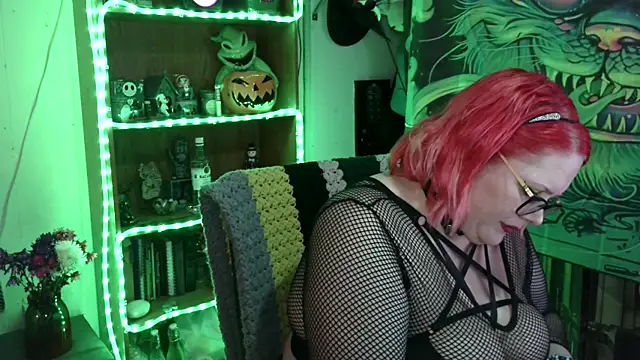 Snapshot of Kinky_Witch chatting on February 23, 2026, 12:34 am Kinky Witch online show from February 23, 2026, 12:34 am