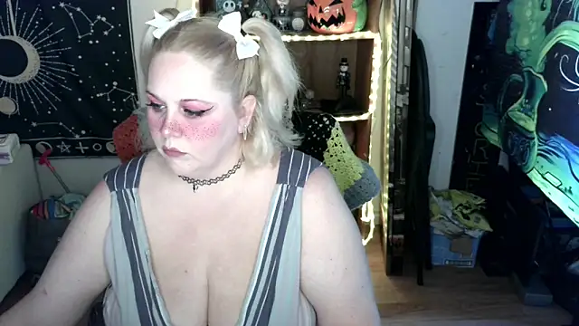 Kinky Witch online show from April 3, 2026, 7:09 pm