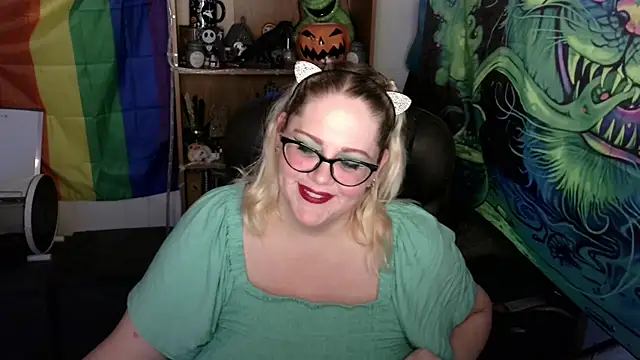 Snapshot of Kinky_Witch chatting on July 9, 2026, 12:33 am Kinky Witch online show from July 9, 2026, 12:33 am