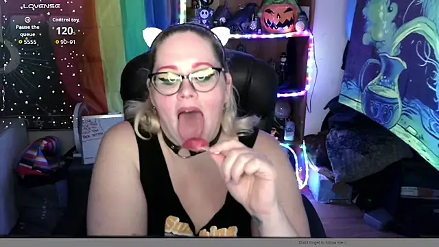 Snapshot of Kinky_Witch chatting on June 20, 2026, 6:13 pm Kinky Witch online show from June 20, 2026, 6:13 pm