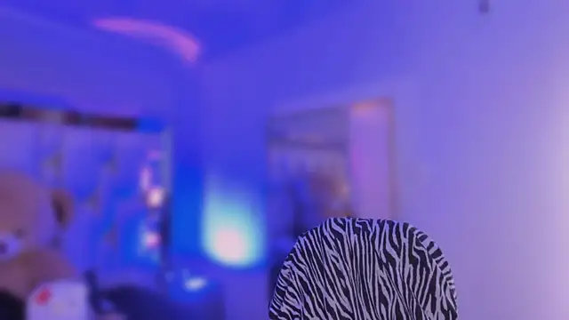 Snapshot of revenmiller_ chatting on February 14, 2026, 7:25 pm revenmiller online show from February 14, 2026, 7:25 pm