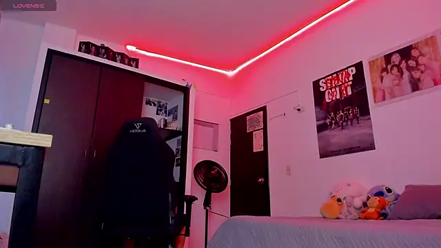 velvet skyn online show from April 3, 2026, 8:37 pm