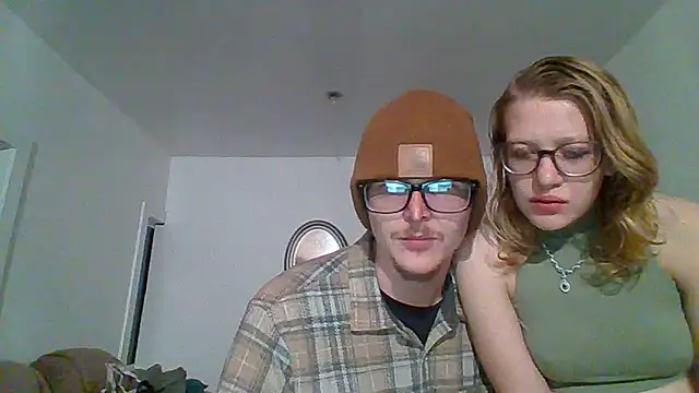 SoftLeini online show from November 16, 2025, 4:23 pm