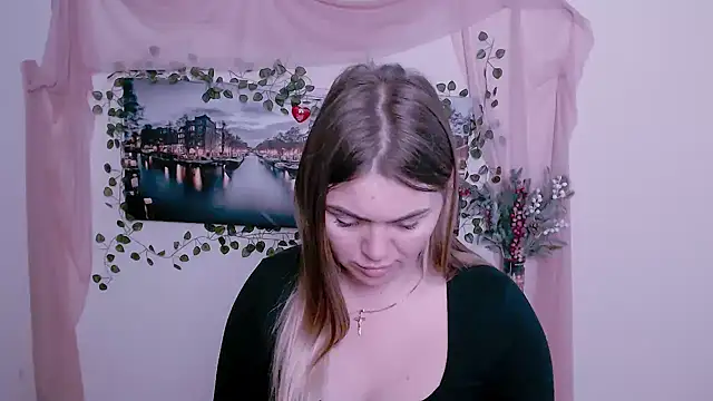 Snapshot of Magic_Katarina_ chatting on November 7, 2025, 8:19 am Magic Katarina online show from November 7, 2025, 8:19 am