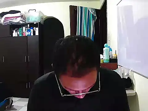 DOBLEWYOSK69G online show from September 12, 2025, 10:31 pm