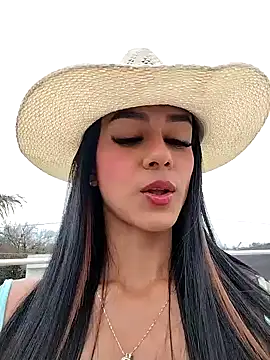 Juliana Xander online show from November 20, 2025, 2:29 pm