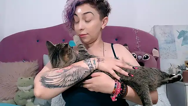 Snapshot of AAARUNY chatting on November 9, 2025, 9:13 am AAARUNY online show from November 9, 2025, 9:13 am