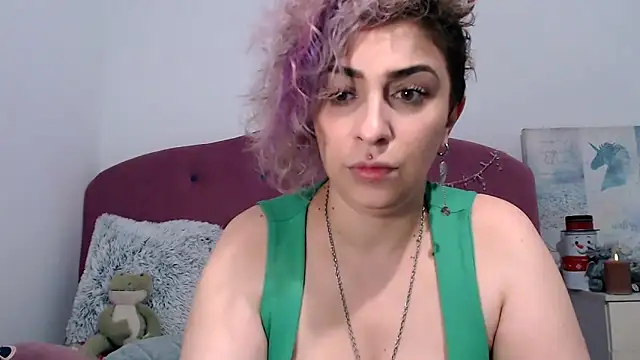 Snapshot of AAARUNY chatting on December 13, 2025, 8:04 pm AAARUNY online show from December 13, 2025, 8:04 pm