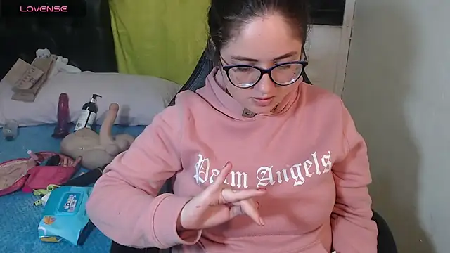 KrystalAdams online show from April 25, 2026, 1:36 pm