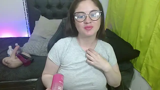 KrystalAdams online show from October 20, 2025, 2:39 pm