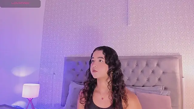Snapshot of Evaa_Lunna_ chatting on July 16, 2026, 8:28 pm Evaa Lunna online show from July 16, 2026, 8:28 pm