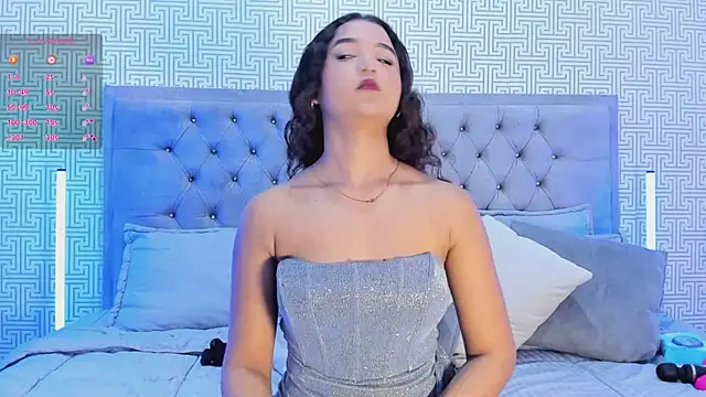 Evaa Lunna  online show from October 31, 2025, 8:49 pm