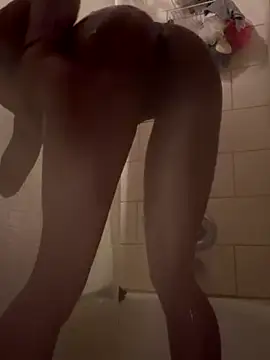 Snapshot of Layya5567 chatting on December 3, 2025, 9:20 am Layya5567 online show from December 3, 2025, 9:20 am