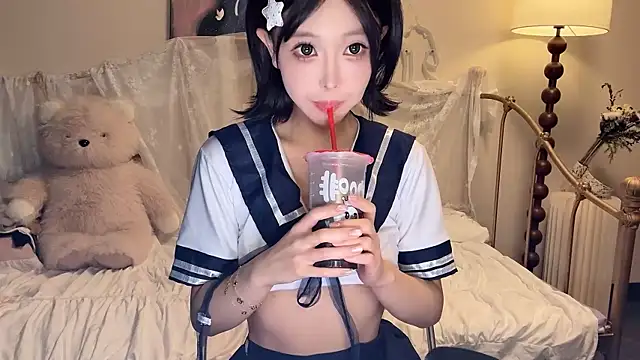 kiraa-0051 online show from November 4, 2025, 4:44 pm