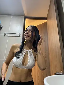 Snapshot of Vaneza_G1 chatting on November 29, 2025, 4:01 am Vaneza G1 online show from November 29, 2025, 4:01 am