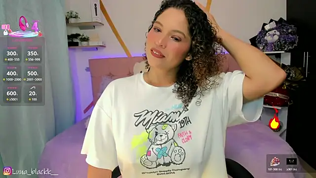 Luna blackk online show from February 3, 2026, 10:15 pm