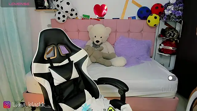 Luna blackk online show from July 20, 2026, 9:06 pm