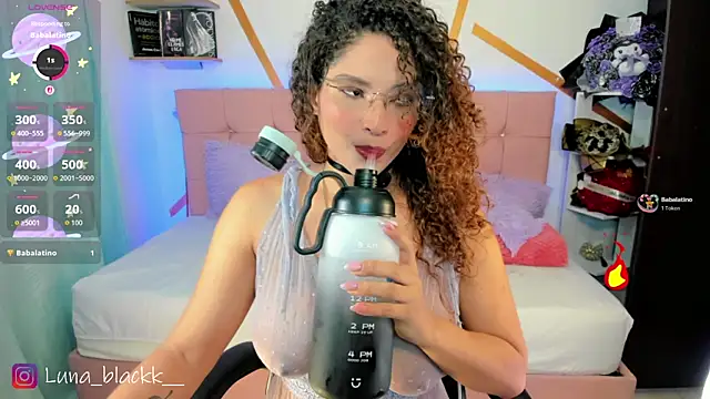 Snapshot of Luna_blackk chatting on June 9, 2026, 9:05 pm Luna blackk online show from June 9, 2026, 9:05 pm