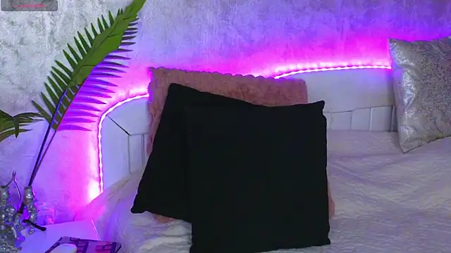 Aelorya online show from November 27, 2025, 5:35 pm