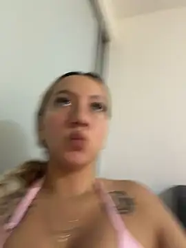 Snapshot of Becca_Johnson_u chatting on February 13, 2026, 3:17 am Becca Johnson u online show from February 13, 2026, 3:17 am