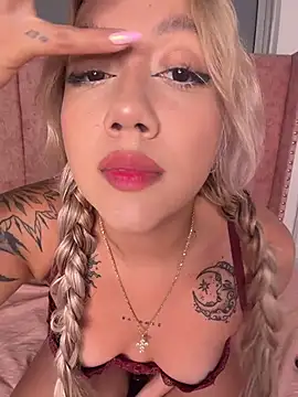 Snapshot of Becca_Johnson_u chatting on February 14, 2026, 1:28 am Becca Johnson u online show from February 14, 2026, 1:28 am