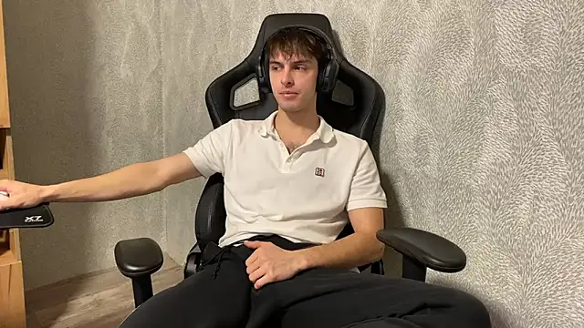 Snapshot of elliot_scott chatting on October 11, 2025, 2:34 am elliot scott online show from October 11, 2025, 2:34 am