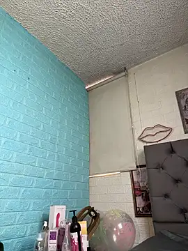 SALOME KORLAND online show from February 5, 2026, 6:37 pm