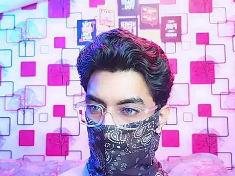 Snapshot of ChiseledCharm chatting on October 23, 2025, 7:45 pm ChiseledCharm online show from October 23, 2025, 7:45 pm