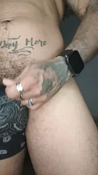 Snapshot of David_tatto1 chatting on April 23, 2026, 6:20 am David tatto1 online show from April 23, 2026, 6:20 am