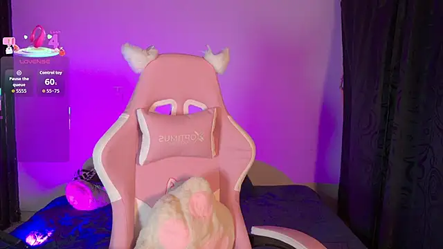 Snapshot of Gaby__Howards chatting on October 31, 2025, 7:10 pm Gaby Howards online show from October 31, 2025, 7:10 pm