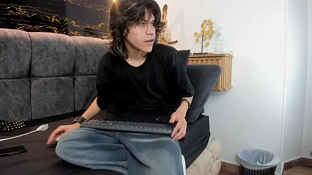 Diamond twink online show from March 20, 2026, 1:45 pm