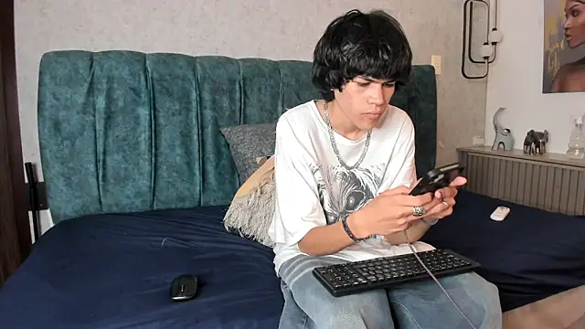 Snapshot of Diamond_twink chatting on June 12, 2026, 3:21 pm Diamond twink online show from June 12, 2026, 3:21 pm