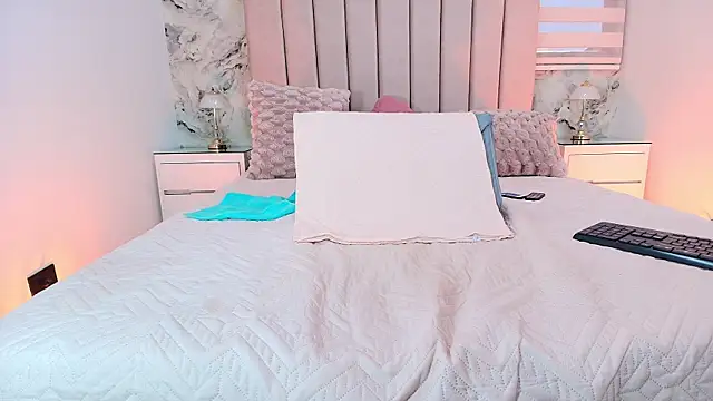 celeste moonx online show from November 18, 2025, 3:15 pm