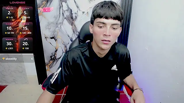 Thommy cute online show from December 5, 2025, 2:32 am