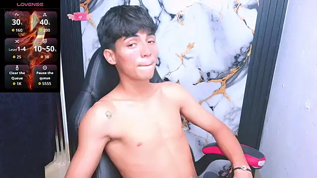 Thommy cute online show from January 5, 2026, 8:12 pm