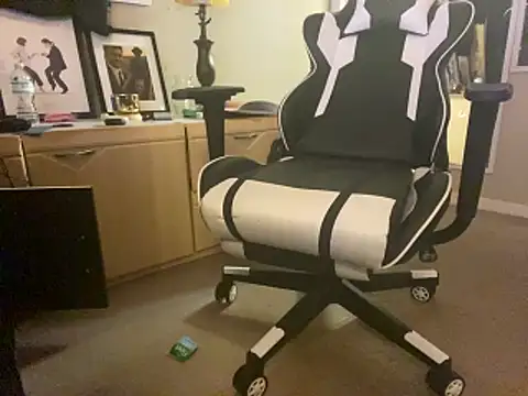 Snapshot of lilthicky352 chatting on October 15, 2025, 11:13 pm lilthicky352 online show from October 15, 2025, 11:13 pm