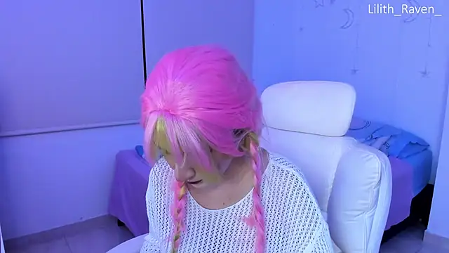 Snapshot of Lilith_Raven_ chatting on October 17, 2025, 4:16 am Lilith Raven online show from October 17, 2025, 4:16 am